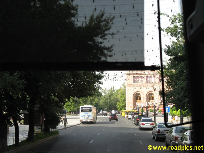 005_084a_ARM_Yerevan_Abovian_Street.jpg