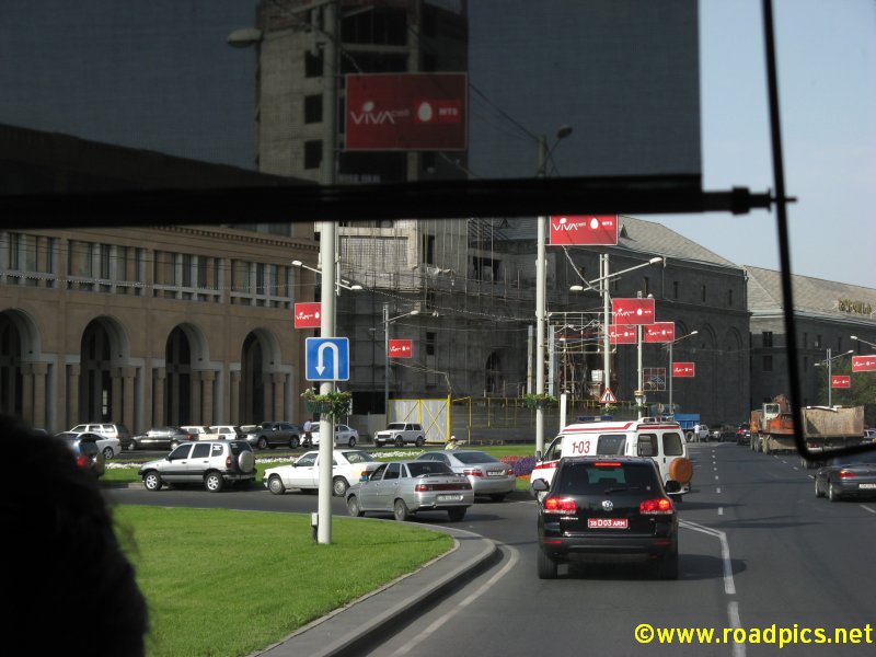 009_084a_ARM_Yerevan_Beirut_Street.jpg